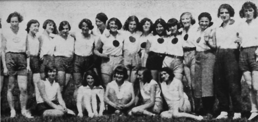 Athlètes féminines de l'association ZASS en 1930