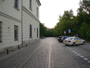 Varsovie - Vestige de l'ancienne rue Nalewki avec l'arsenal sur la gauche