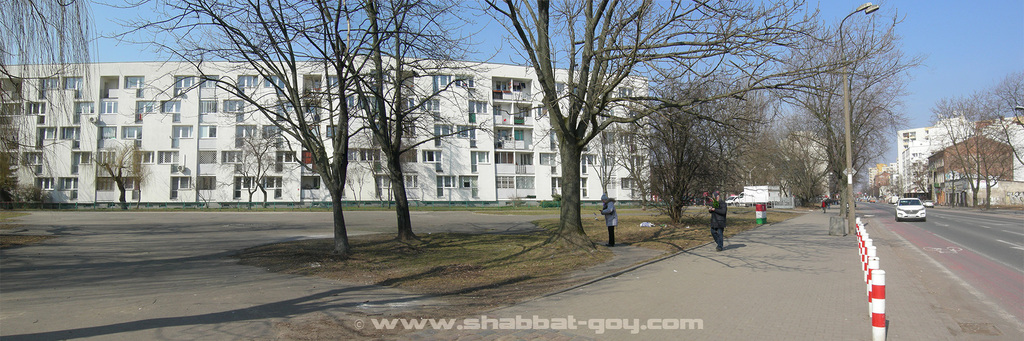 Lieu où se trouvaient les immeubles 15 (gauche) et 21 (droite) de la rue Radzymińska
